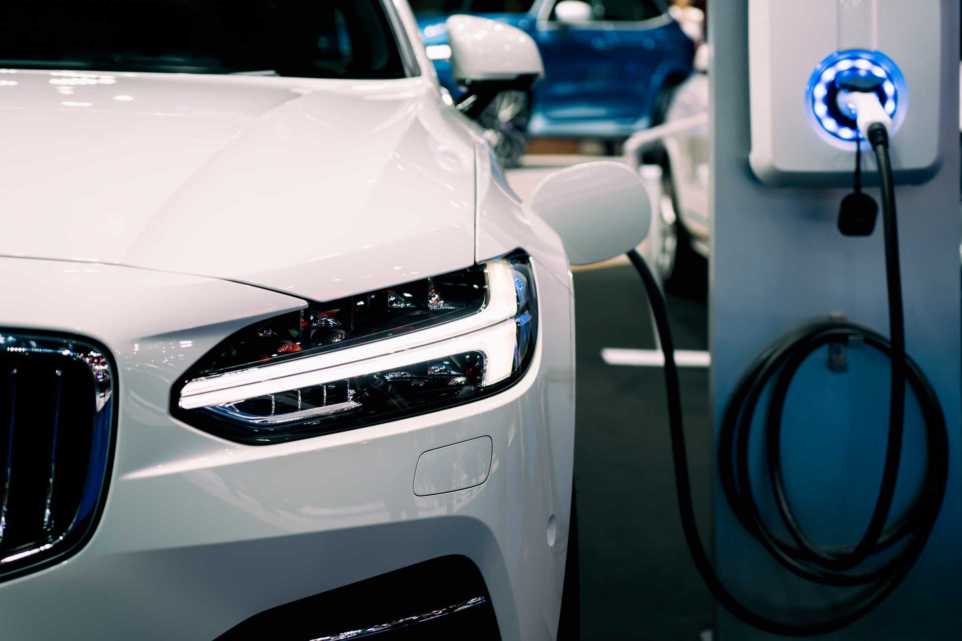 Vehículos eléctricos vs. de combustión: ¿Vale la pena el cambio?